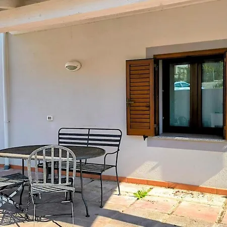 Casa Mediterranea Bruno 아파트 카스텔사르도